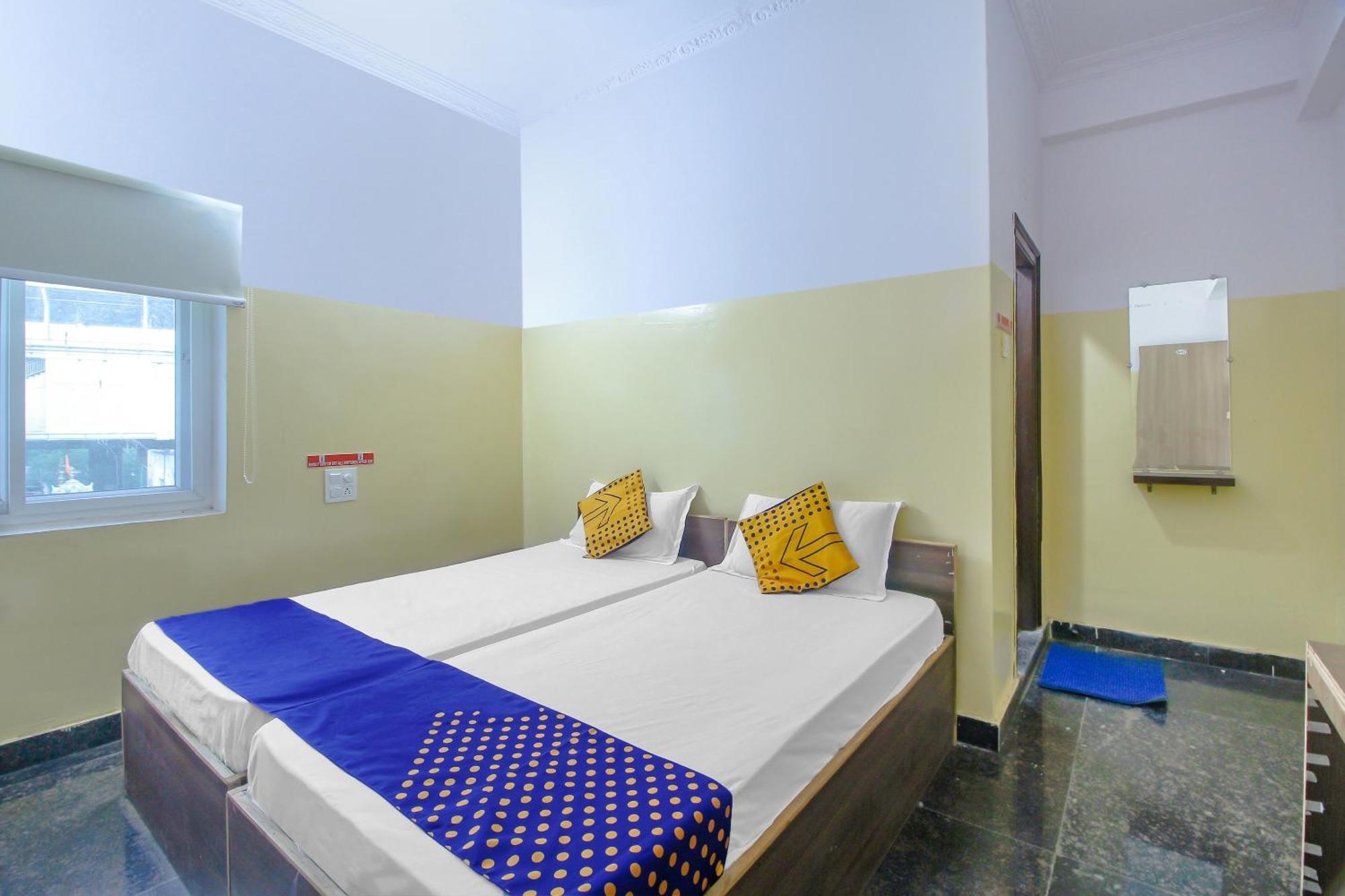 Spot On 81775 Mohit Gokul Lodge New Luxury Room'S Near Secunderabad Railway Station Lālāguda Εξωτερικό φωτογραφία