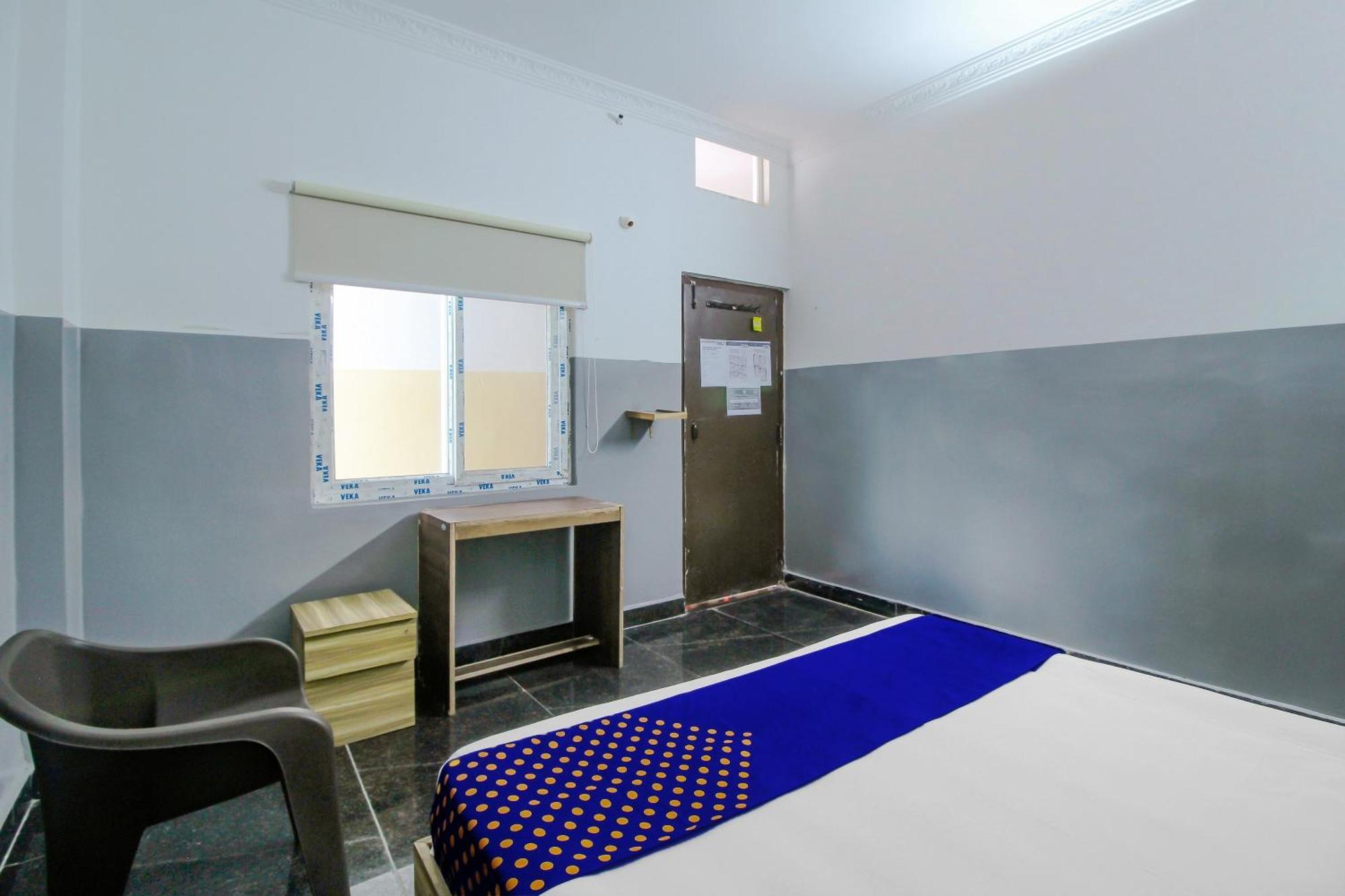Spot On 81775 Mohit Gokul Lodge New Luxury Room'S Near Secunderabad Railway Station Lālāguda Εξωτερικό φωτογραφία