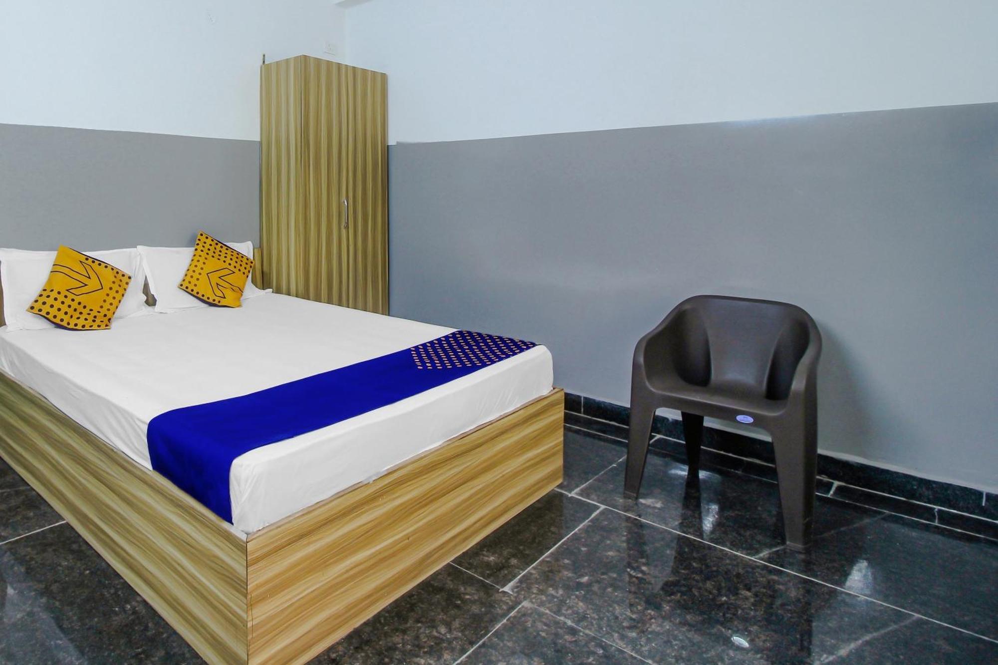 Spot On 81775 Mohit Gokul Lodge New Luxury Room'S Near Secunderabad Railway Station Lālāguda Εξωτερικό φωτογραφία