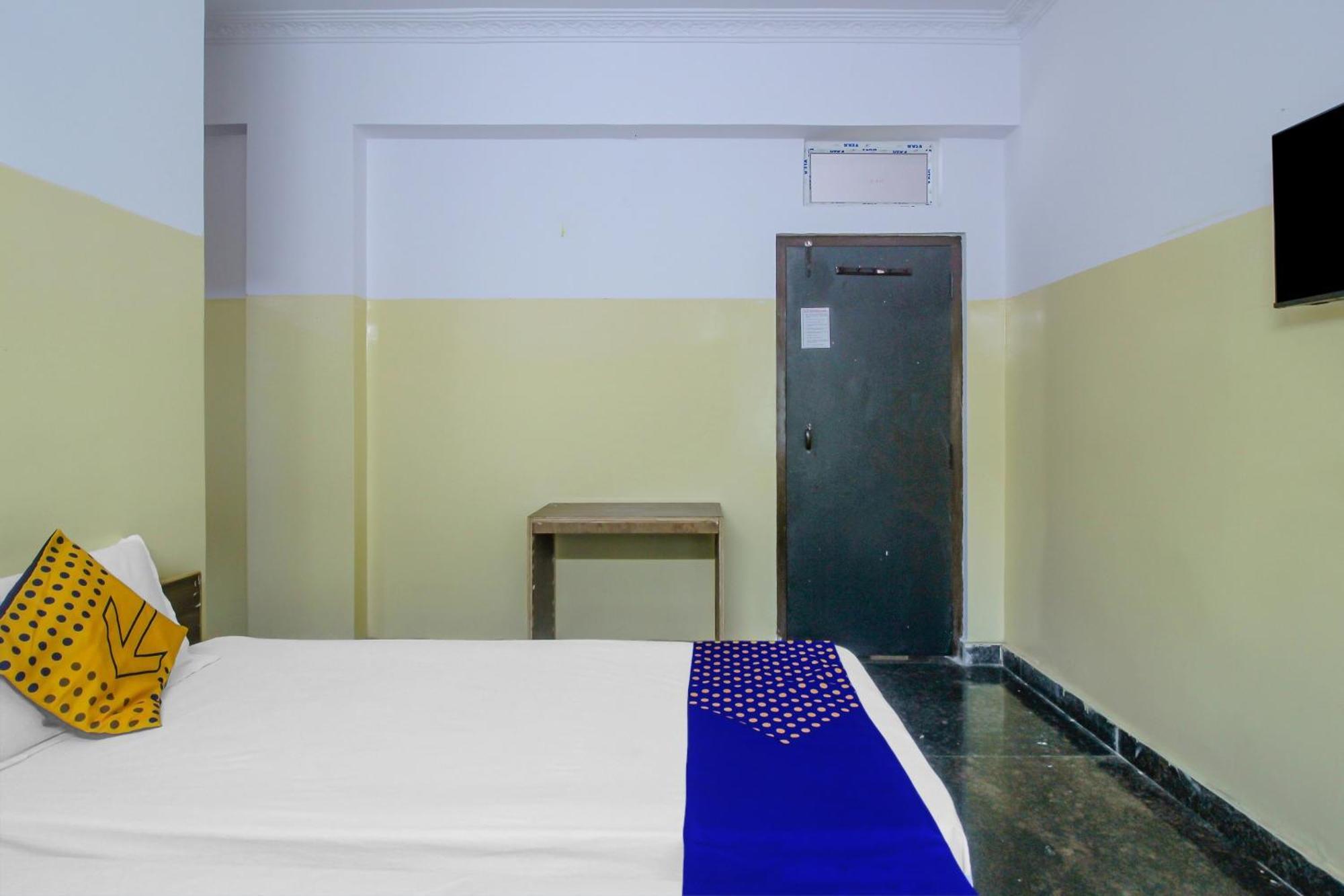Spot On 81775 Mohit Gokul Lodge New Luxury Room'S Near Secunderabad Railway Station Lālāguda Εξωτερικό φωτογραφία